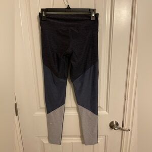 CHAMPION 27 SIZE S LEGGINGS 3 tones of gray new without tags .‎